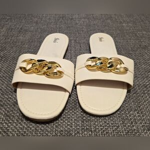 Stylish White Sandals with Gold Chain Accent Size 9